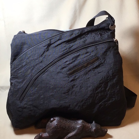Travelon Handbags - 🦅 Travelon Crinkle Crossbody Black NWOT